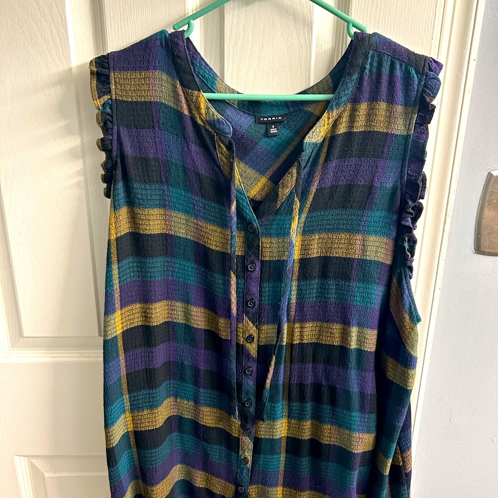 A rare find perfect for your fall/winter wardrobes!